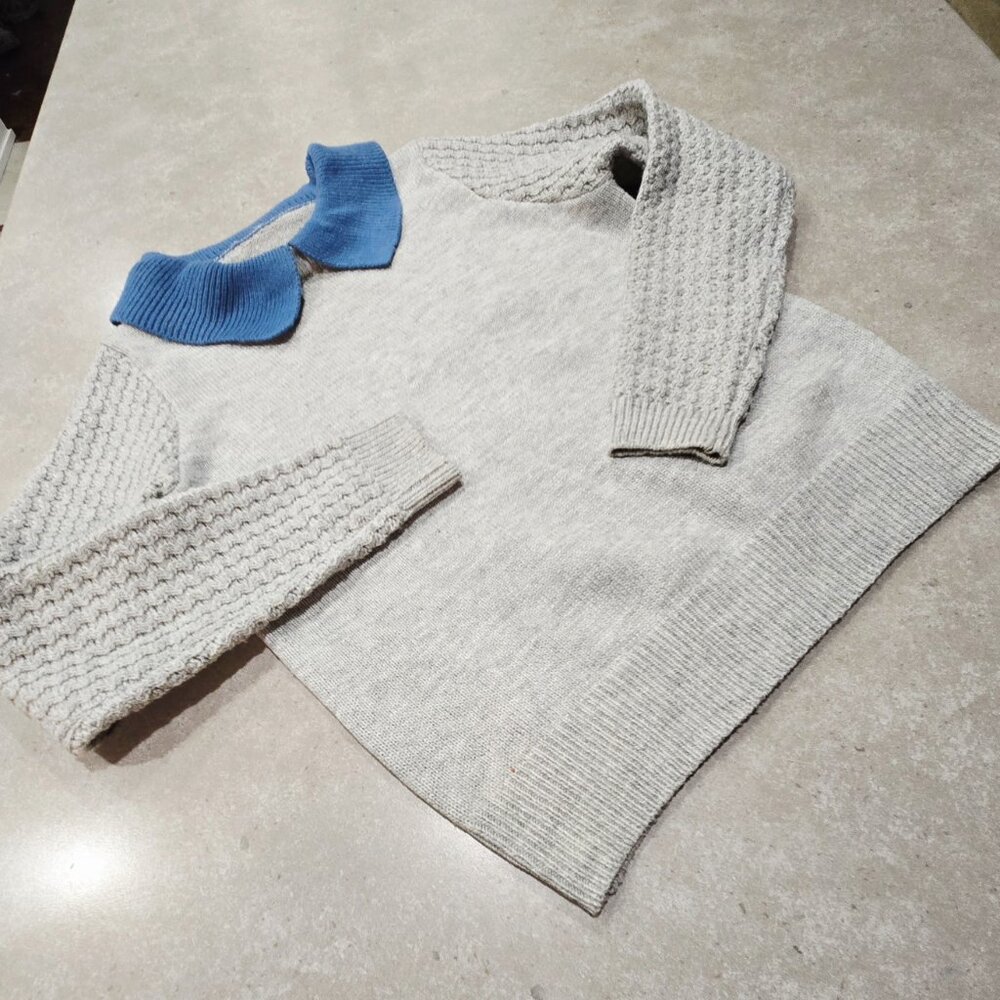 SOURCE UNKNOWN Women's Grey Sweater w/Statement Sleeves w/Blue Collar - Sz SML